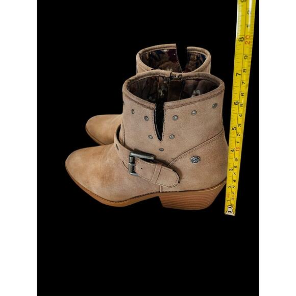 Sugar Velocity Tan Faux Suede Buckle Strap Studded Booties Block Heel 7.5M - Picture 3 of 7